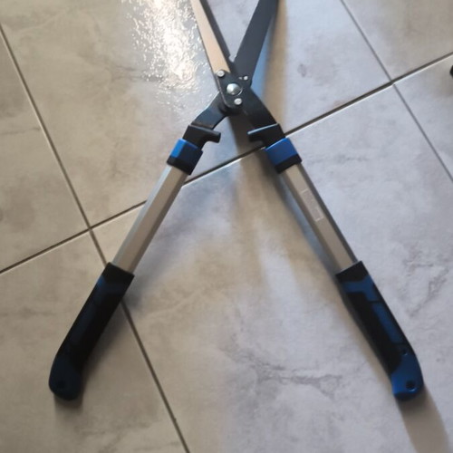 Lux Border Hedge Shears like new with aluminum handles