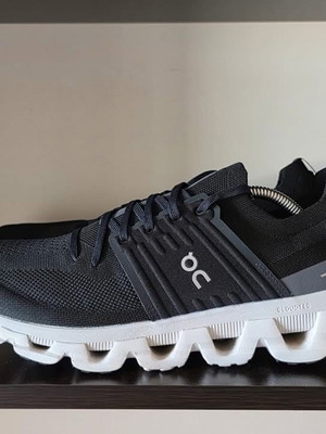 On Cloud Running sports shoes like new, size 46, black