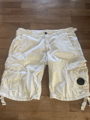 C.P Company mens cargo shorts like new, size L, white