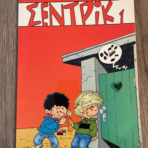 Sentrik 1 and 4 used, pack of Modern Times editions 1998-99