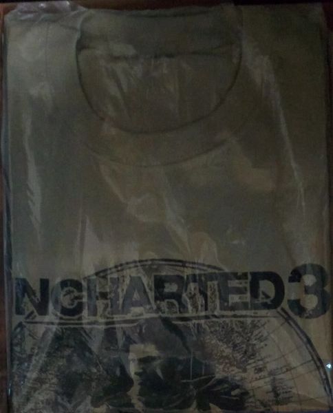  Uncharted 3 Nathan Drake sillektiki mplouza