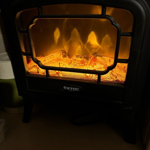 Space heater new with realistic fake flame effect
