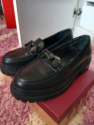 Shoes new, sizes 39 and 40