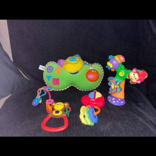 Baby toys like new, set with soft pillow and sound keys