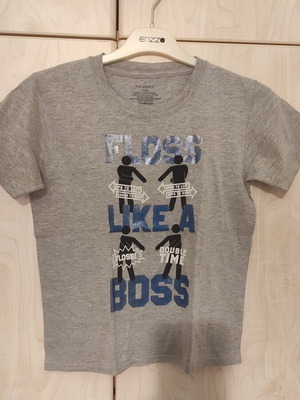 Boys' t-shirt 7-8 years like new, grey
