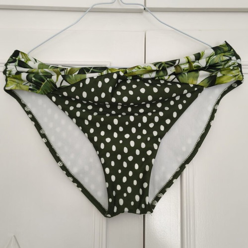 Diver bikini set like new, tropical and polka dot pattern, size 48E
