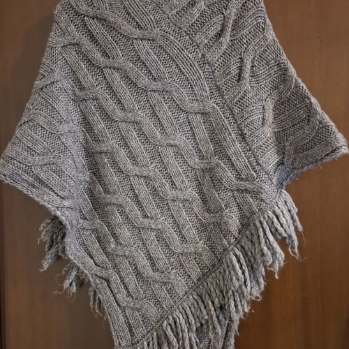 Rinascimento cape size M-L, like new, gray, warm winter poncho with fringes