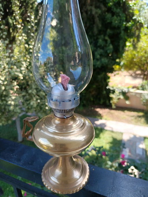 Oil lamp 1925 solid brass like new