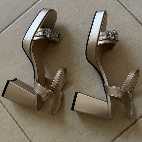 Shein gold sandals like new with thick heel and crystals
