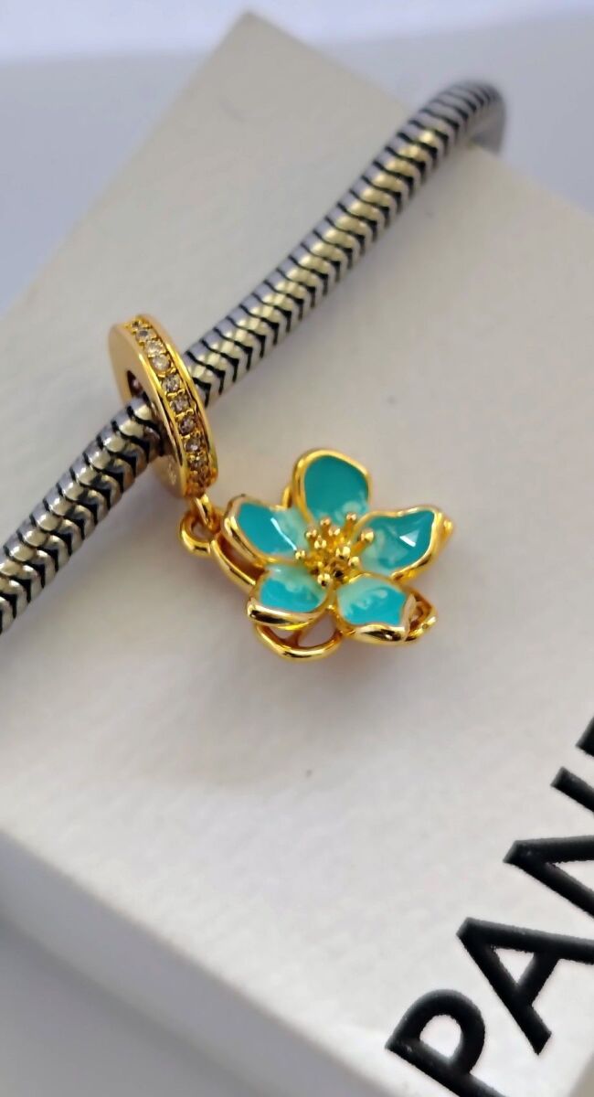 Pandora Blue Blossom Dangle Charm new,… - € 34,00 - Vendora.cy