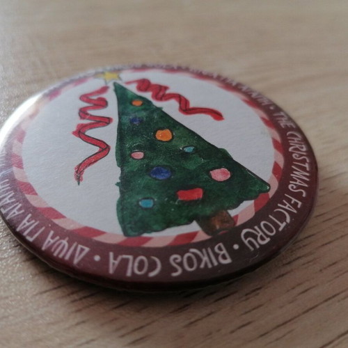 Christmas badge Vikos Cola like new