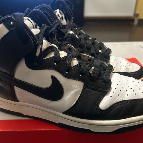 Nike Dund Hi Retro used athletic leather boots size 41 black and white