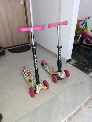 Children's scooters used, adjustable height, light-up wheels