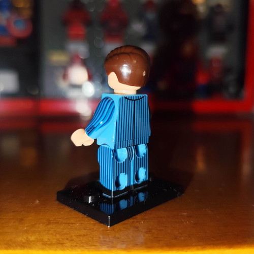 Maxwell Lord minifigure like new with stand