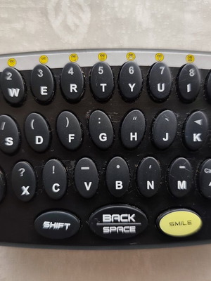 Speedlink Bluetooth Keyboard for PlayStation 3 used with USB receiver and controller stand