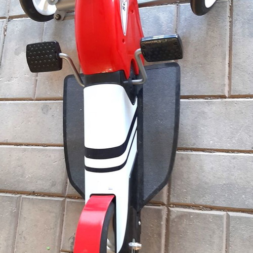 ScootyB Kids Scooter 3 Wheels with Pedals like new