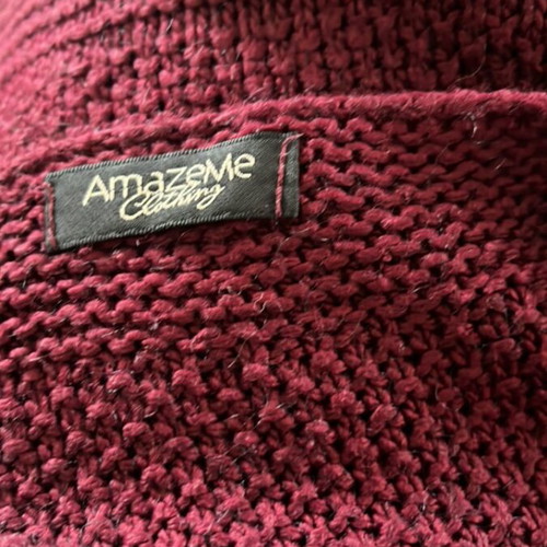 No M blouse like new, very soft, burgundy