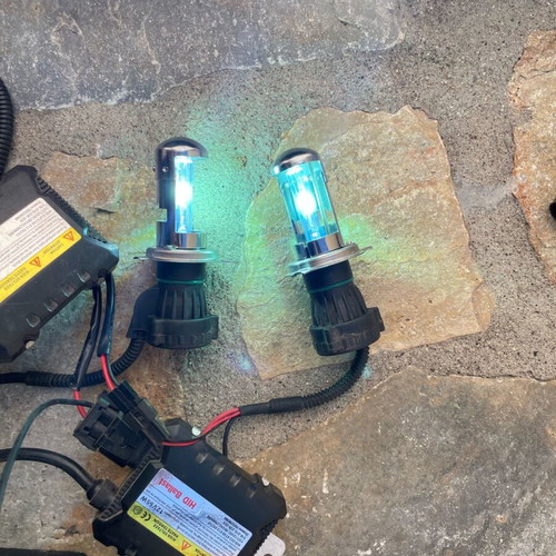 Bi-xenon car headlights like new with 2 warning cancelers
