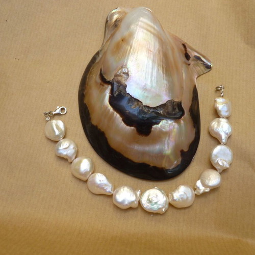 Bracelet with white baroque pearls on Japanese steel wire, silver 925, new