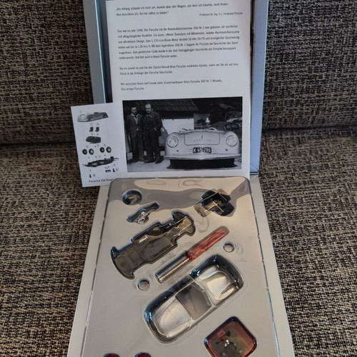 Porsche 356 No.1 Roadster – Collectible Model Kit 1:43