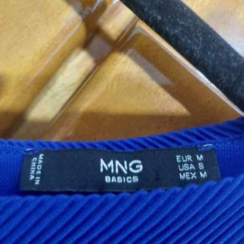 Mango blue sleeveless blouse like new, size M
