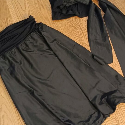 Balloon skirt and sleeveless blouse set Devotion like new, black 90s style