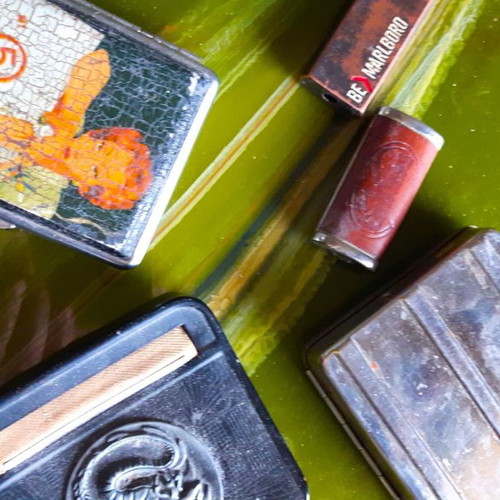 Tobacco cases and metal lighter holders used, set of 5 pieces