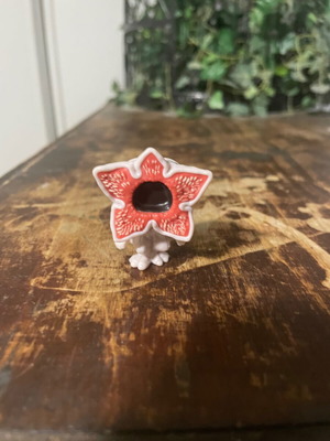 Funko Kinder Joy Demogorgon Stranger Things like new