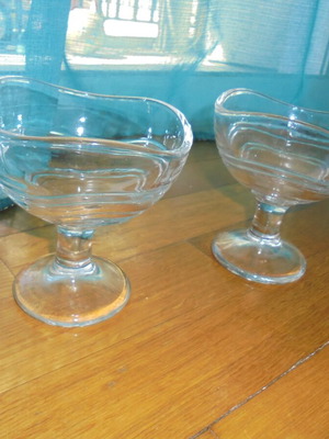 Glass ice cream cups used, pack of 2, heavy glass