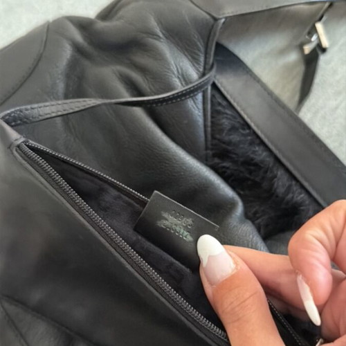 Gucci Jackie vintage black medium shoulder bag with fur lining