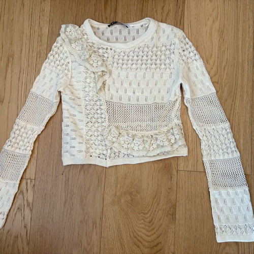 Zara knitted sweater size small like new, beige