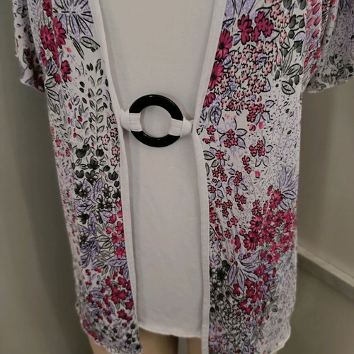 Floral blouse with integrated top and ring, like new, size Large