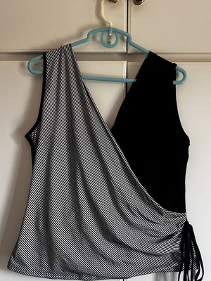 Kazi Line black and white sleeveless wrap top XL/XXL