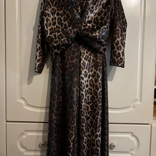 Leopard print pants and top set like new