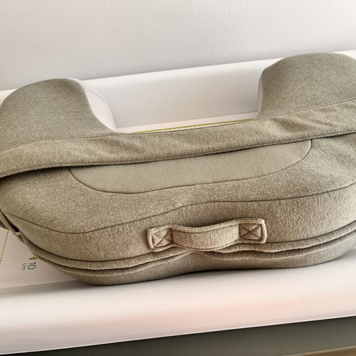 Inglesina Elysia Nursing Pillow green like new