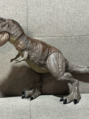 Jurassic World Bite 'N Fight Tyrannosaurus Rex dinosaur used