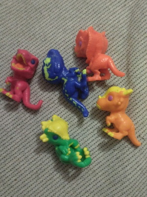 Dinosaur figures new from Kinter