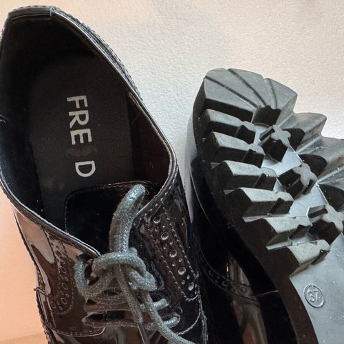 Freid shoes black shiny with insole used, size 37