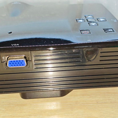 Mini Portable LED Projector HD with HDMI USB and SD like new