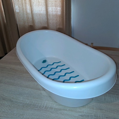 Baby bath white anti-slip with cap used