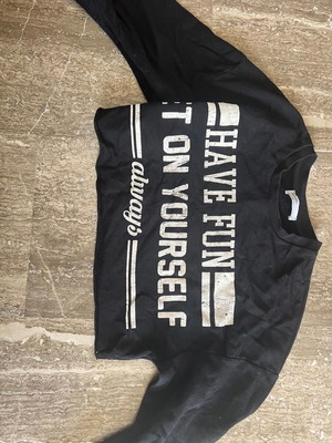 Girls' t-shirt used, size S, black and white