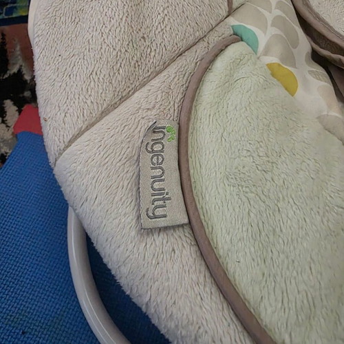 InGenuity 60197-ES baby relax like new with vibration and music