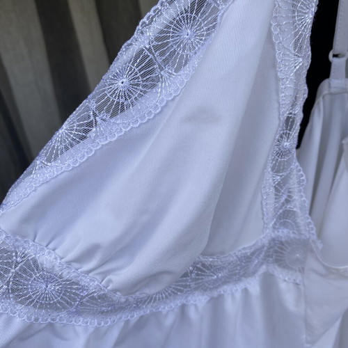 Triumph white sleepwear like new, size XL