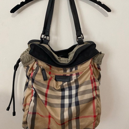 Burberry τσάντα ώμου από καμβά και νάιλον μεταχειρισμένη, μπεζ καφέ