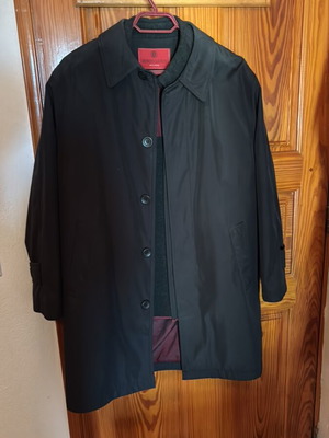 Bertolucci men's coat like new, black with inner lining