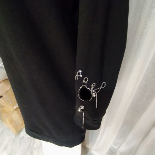 Paris sweatshirt like new with jewellery decoration black