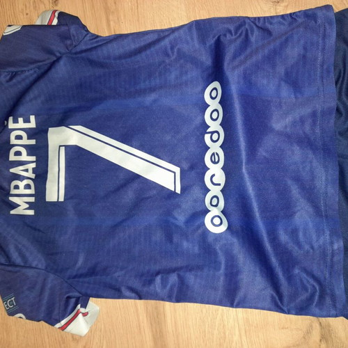 Mbappe set used for 10-year-olds, official replica