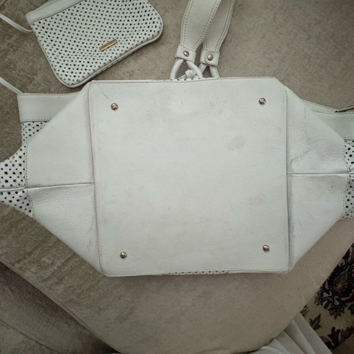 Emporio Armani leather shoulder bag used, white with large space