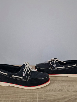 Gant men's genuine suede loafers as new, size 42, navy with red details