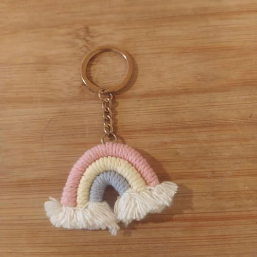 Macrame rainbow keychain like new, multicolor